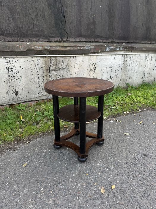 Okrągły stolik drewniany