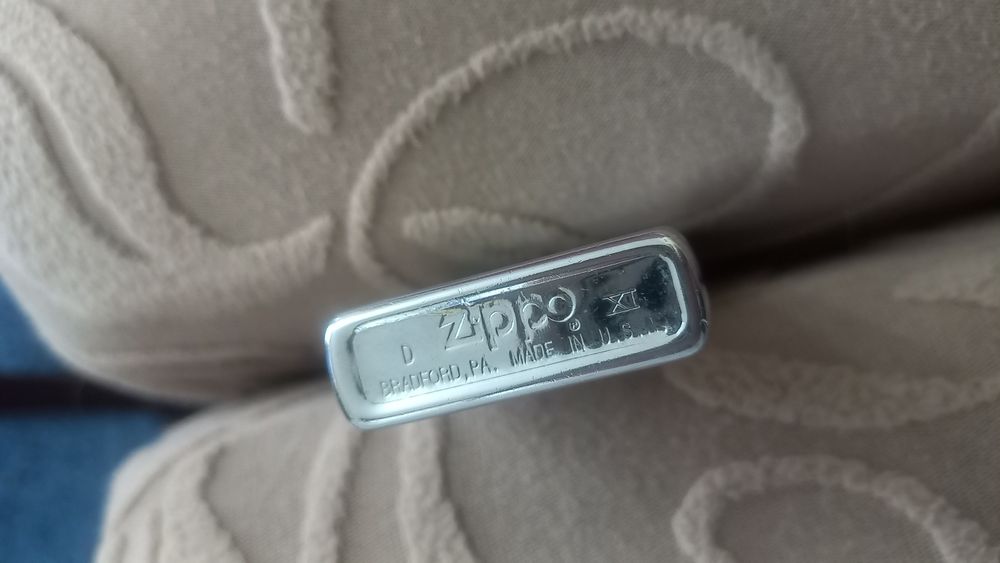 Isqueiro Zippo como novo.