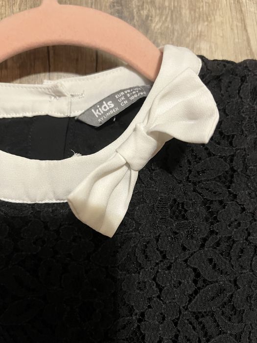 Kombinezon dla dziewczynki 98/104 cm.