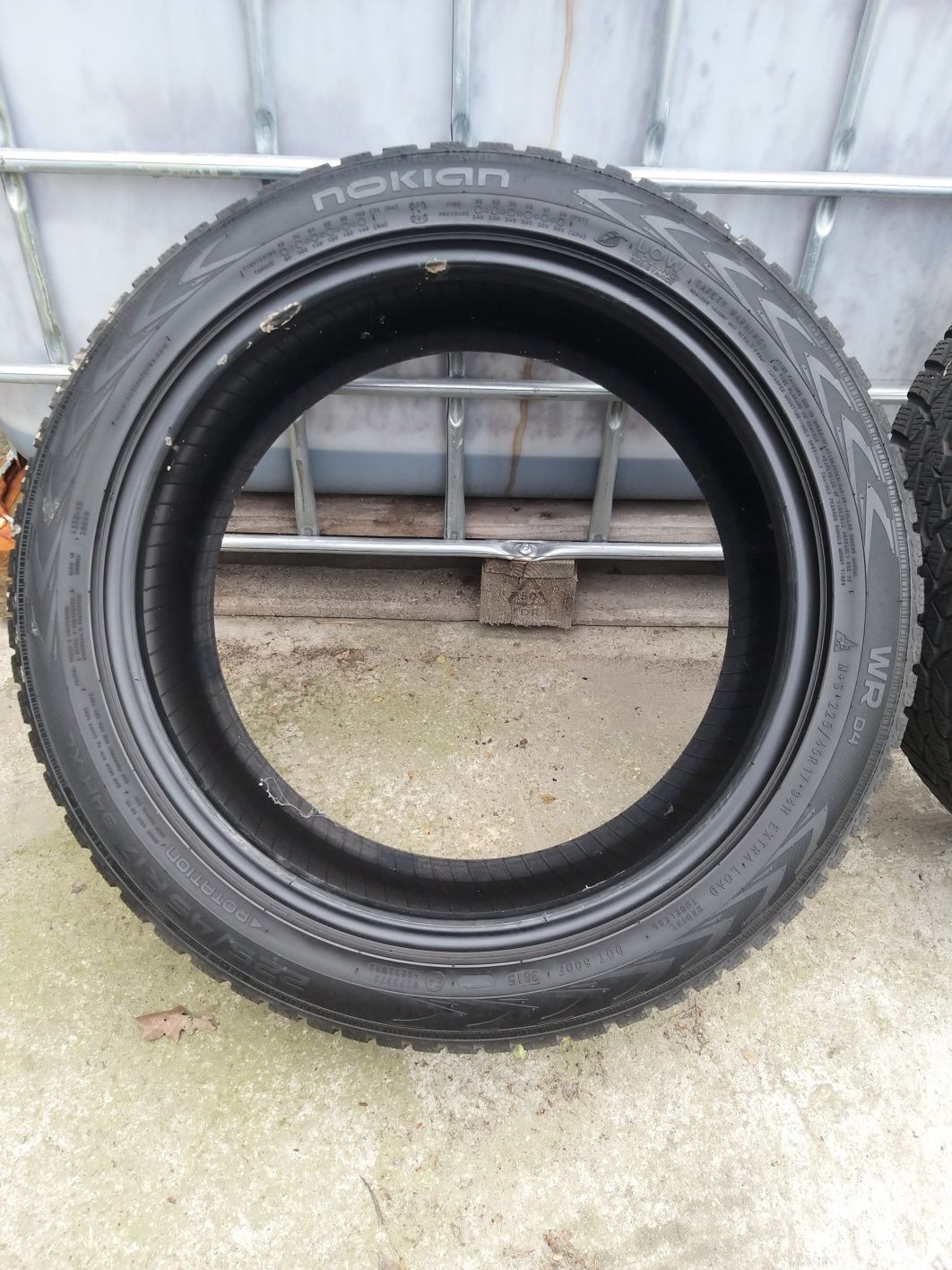 Opony NOKIAN 225X45X17R i 2 opony Bridgestone