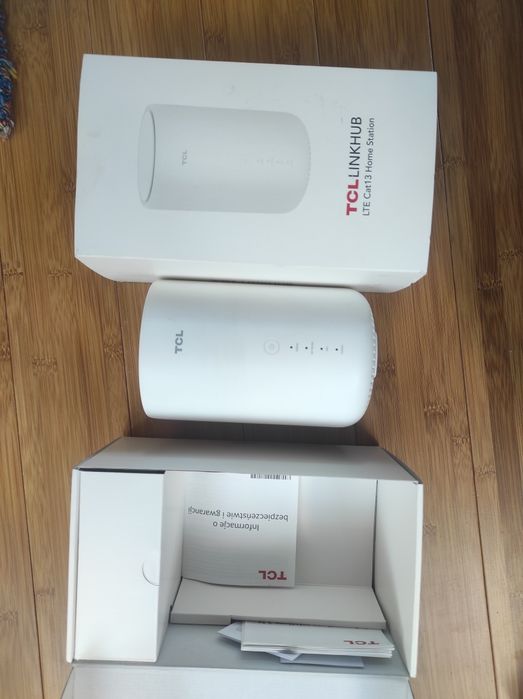 Router modem TCL LinkHub HH130VM.