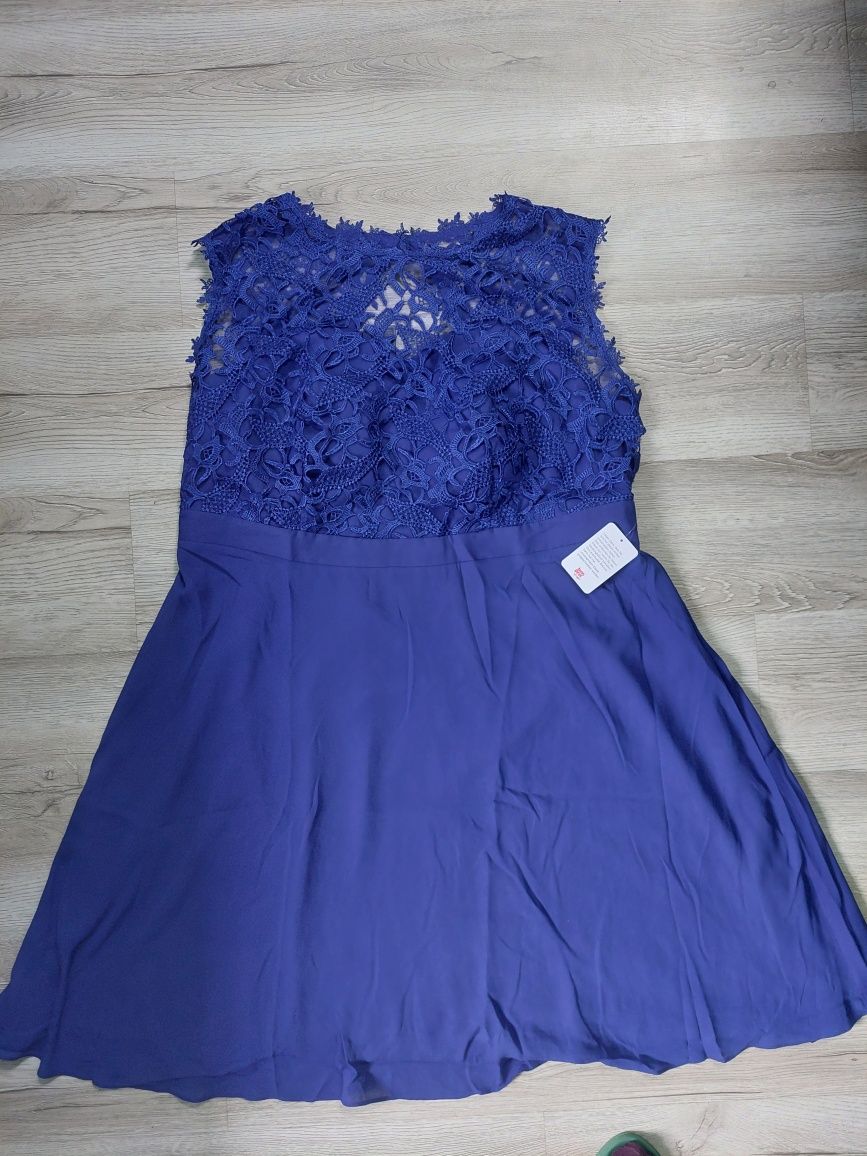 Elegancka chabrowa kobaltowa sukienka z koronką plus size 54 56 wesele