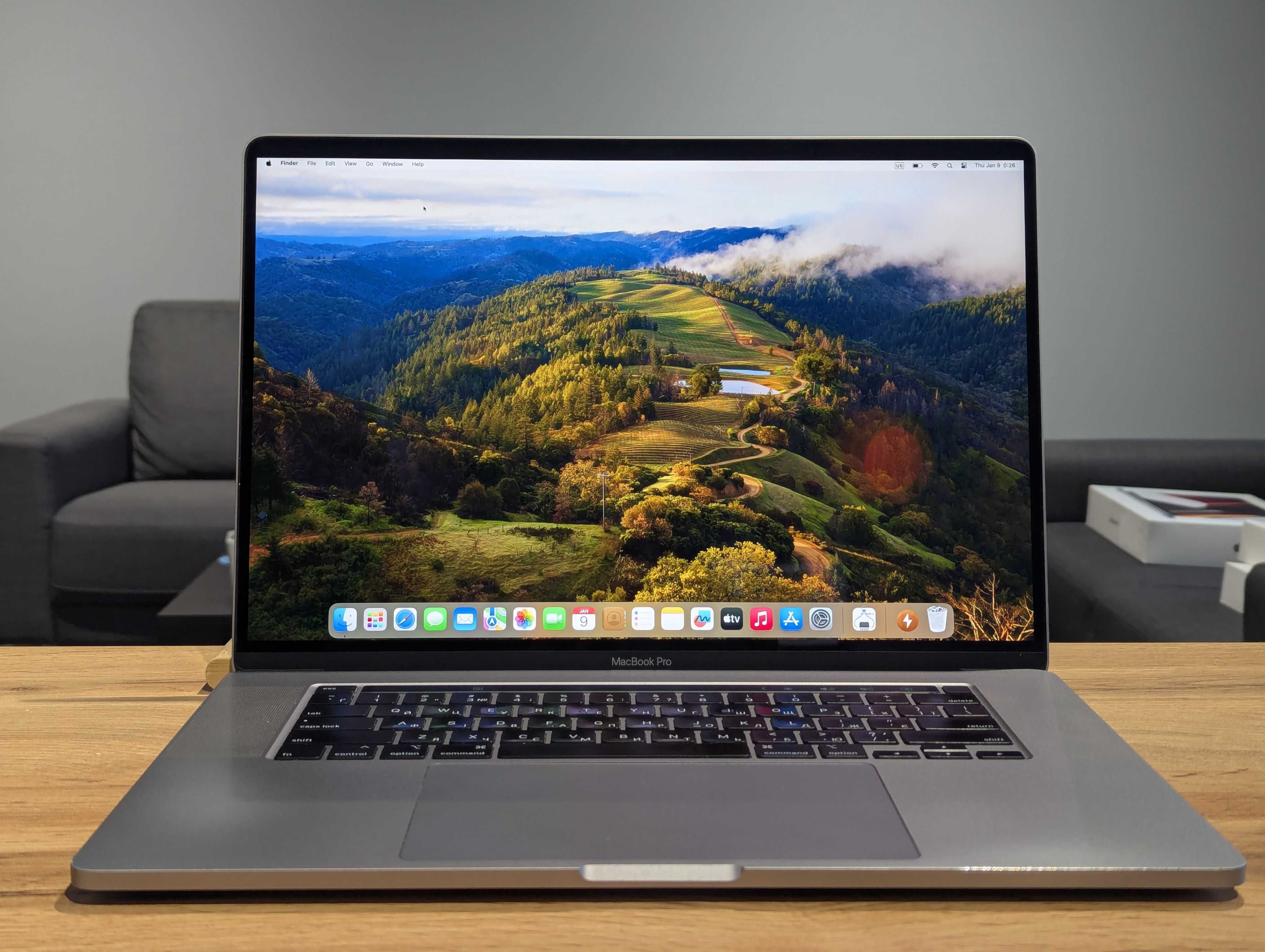 Macbook pro 16 2019 core i9 2.4ghz 64/512gb pro 5300m 4gb