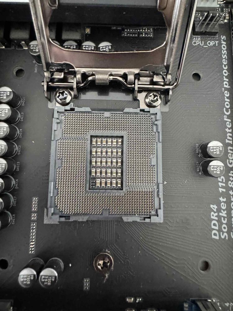 Aorus Z370 G7, i7-8700k, 4x8 3000Mhz CL14