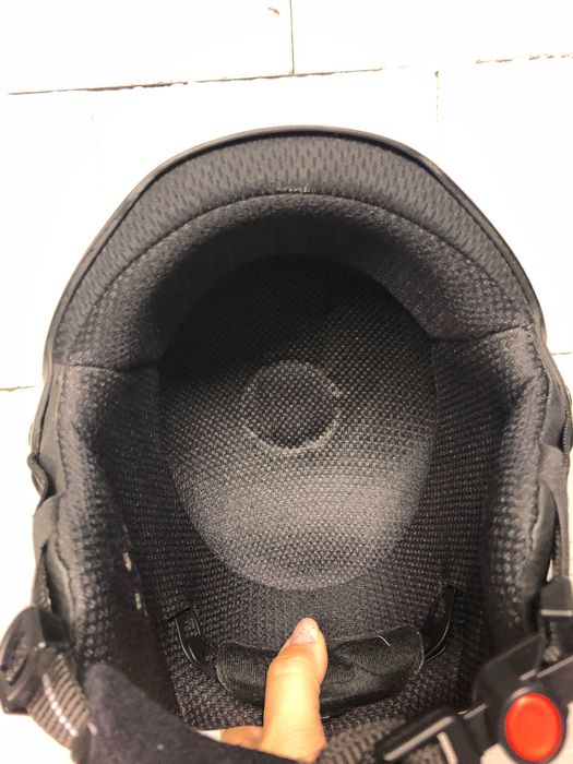 Czarny kask narty/snowboard uvex 53-57 cm