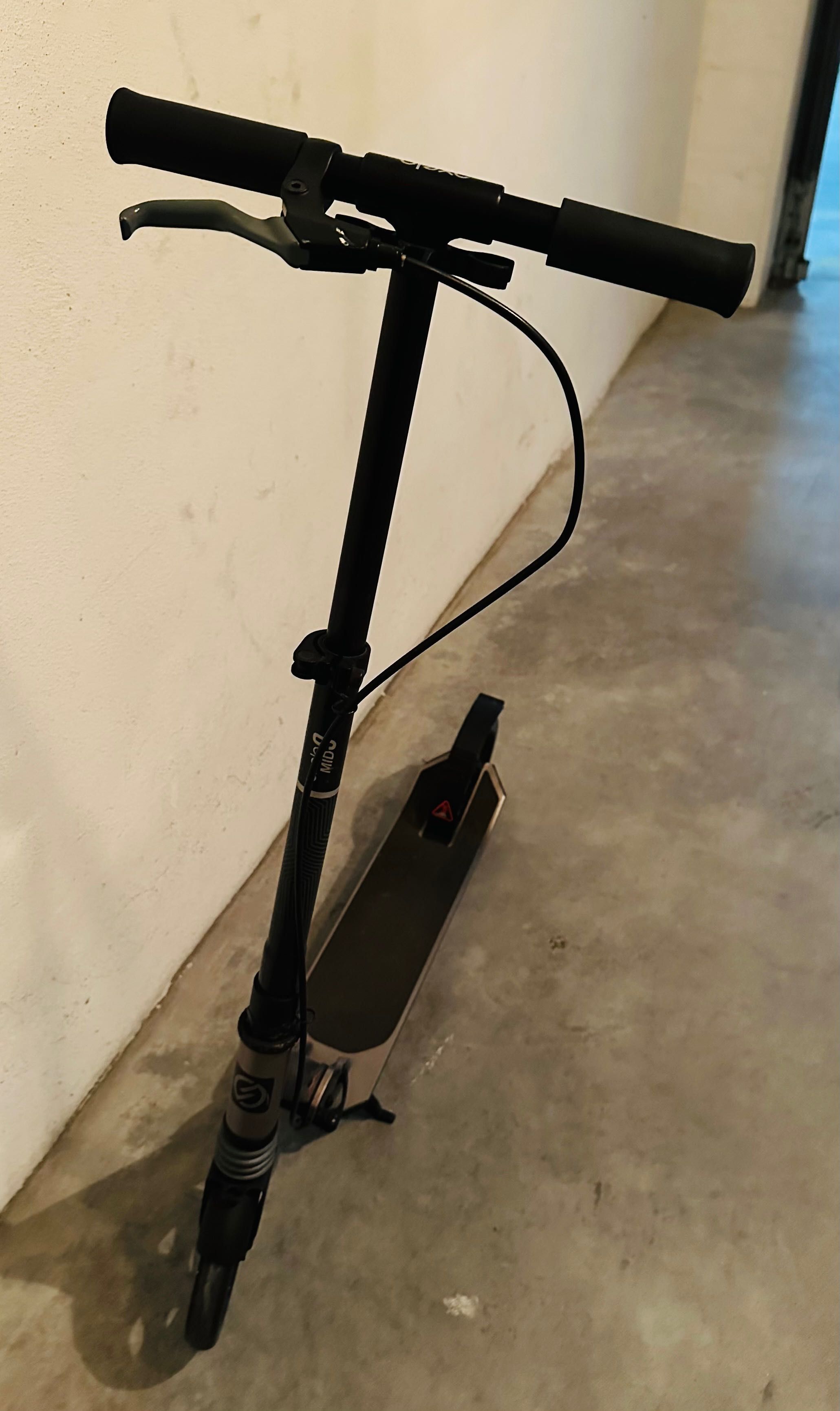 TROTINETE MID9 criança preta