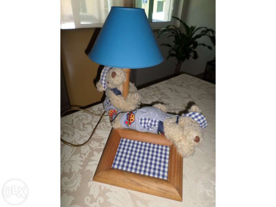 Candeeiro e moldura para quarto de criança