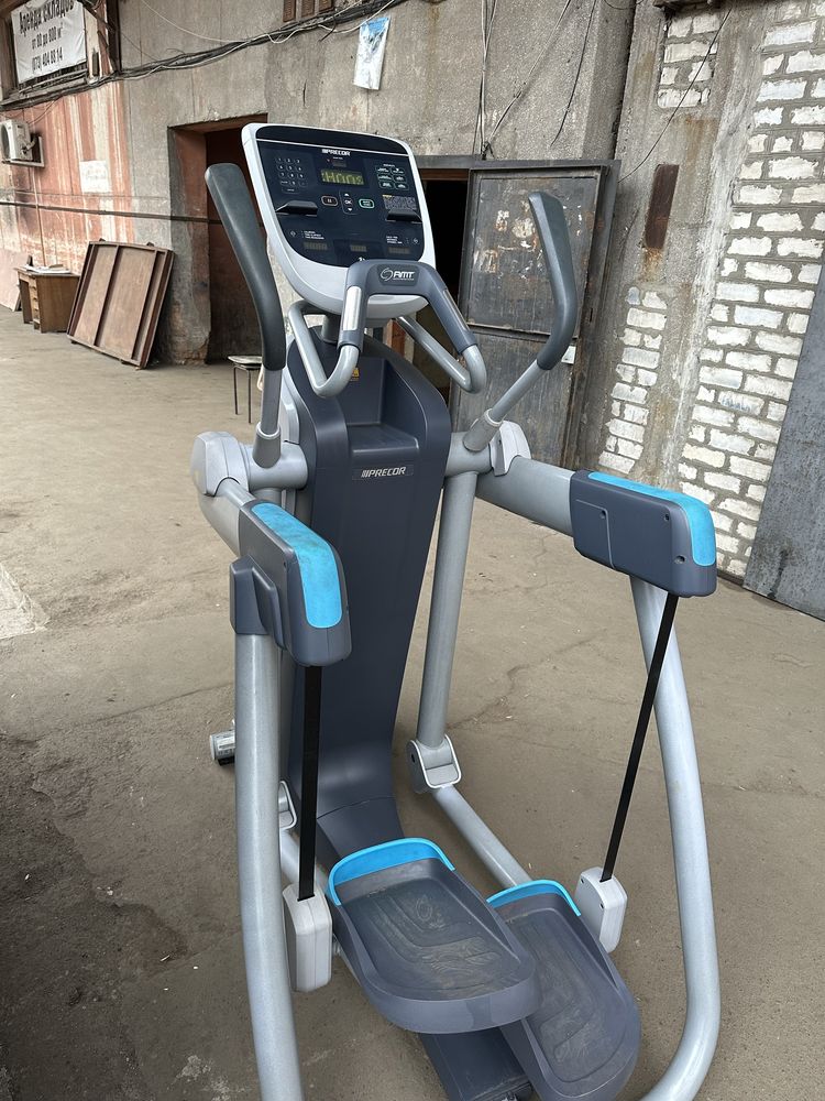 Орбитрек Precor  AMT p30 P10