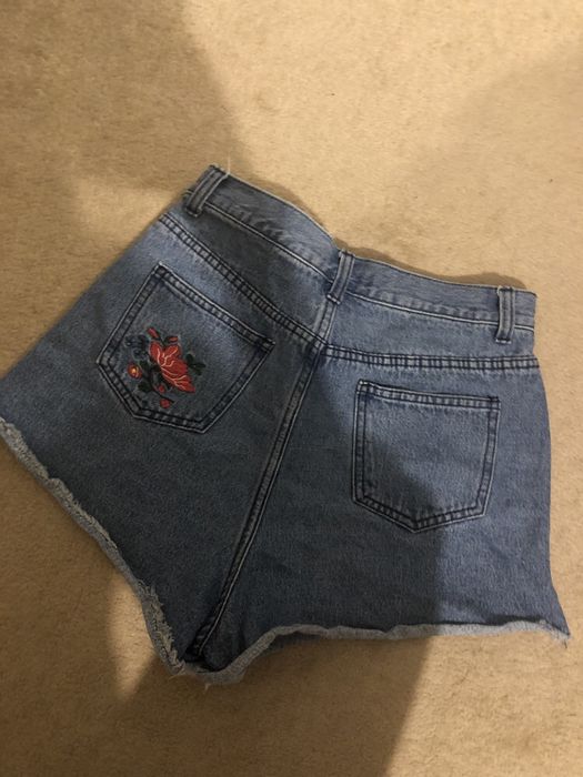 Spodenki jeansowe hafty missguided S