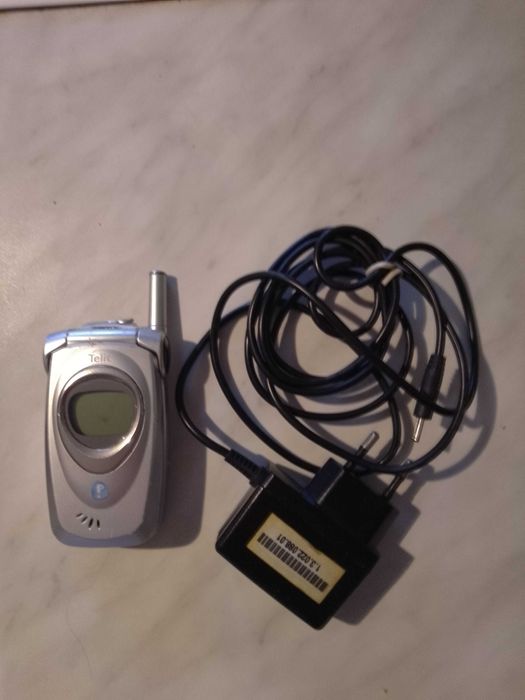 СДМА "Telit" із зарядним пристроєм .