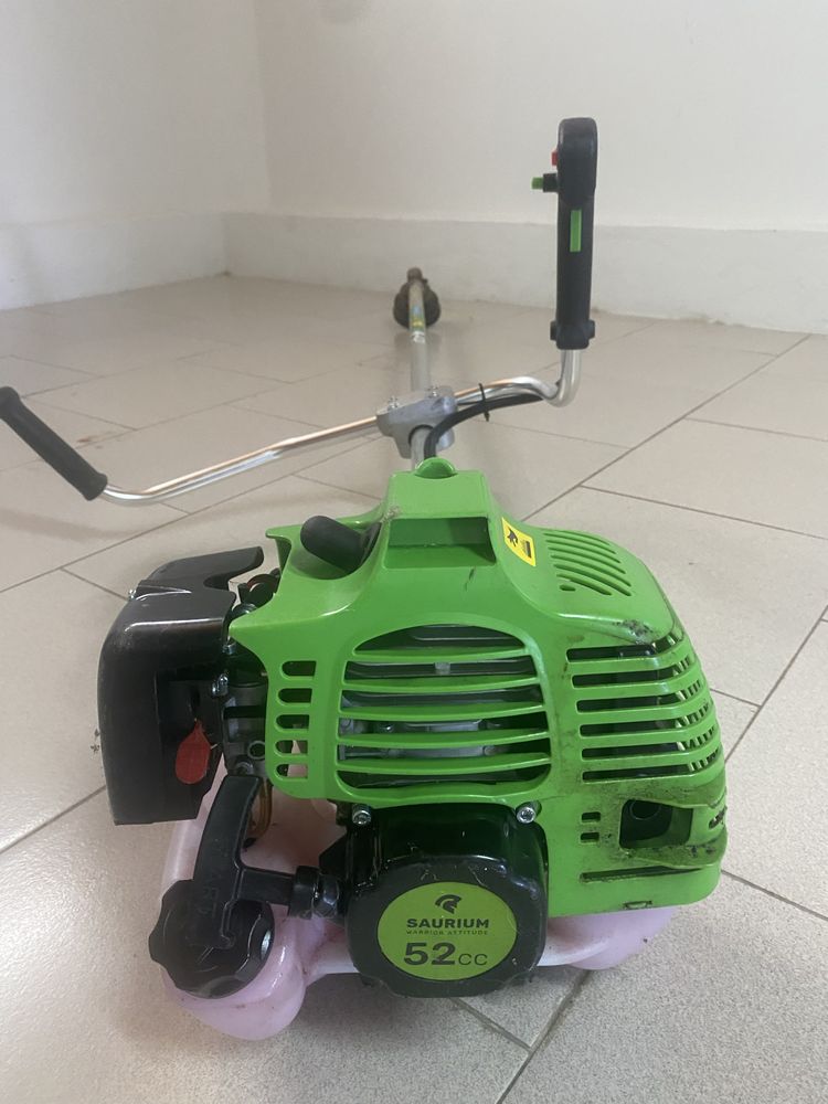Máquina de Cortar Relva de Fio