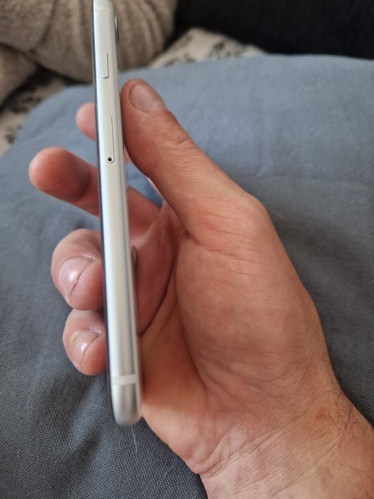 Sprzedam iphone se 2020