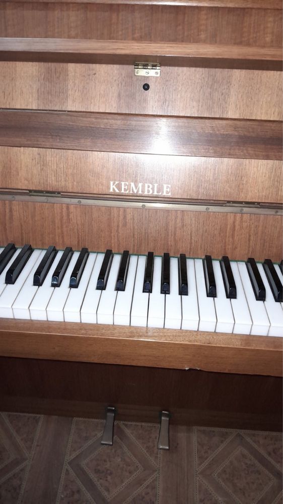 Піаніно Kemble