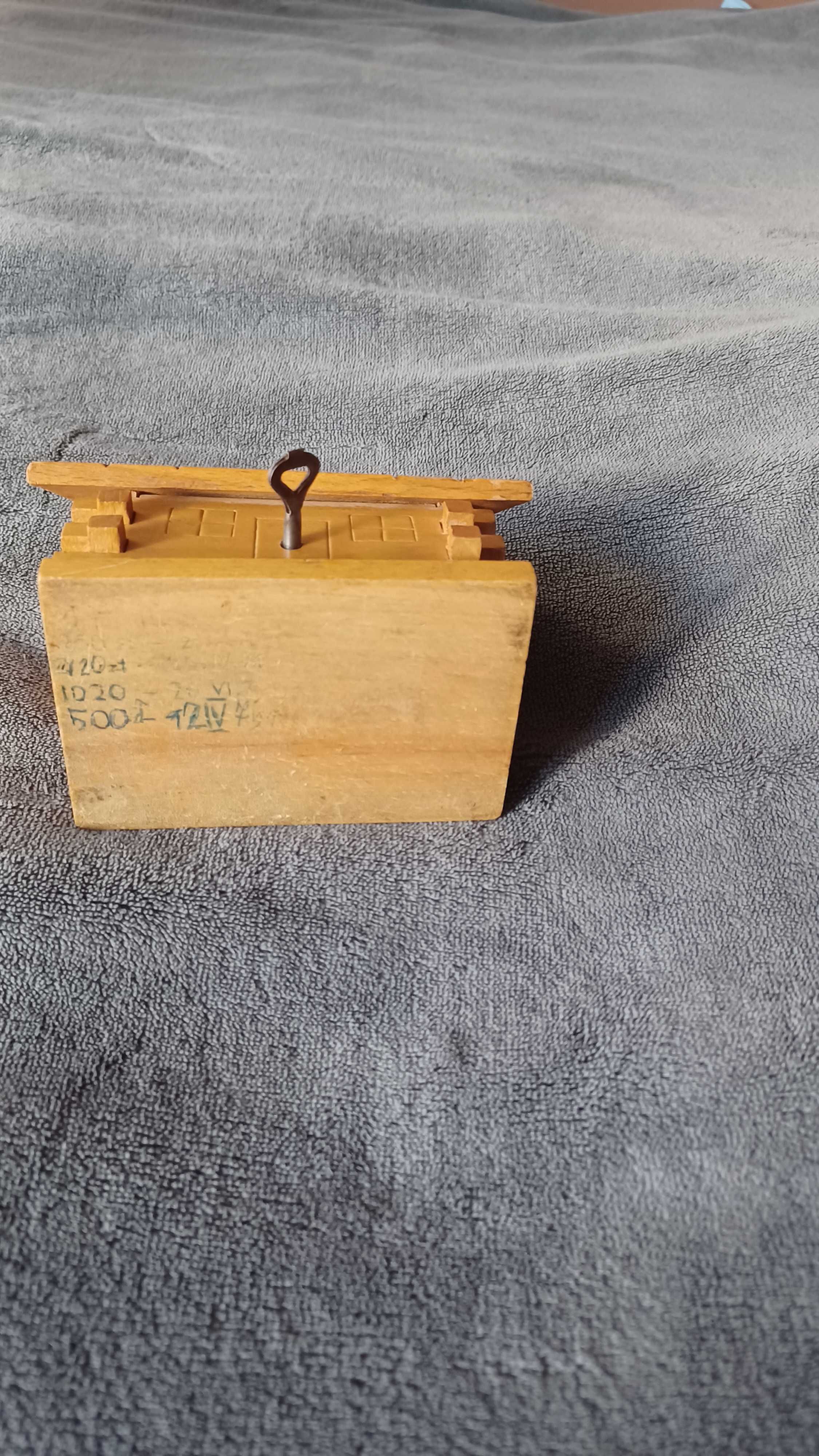 Domek skarbonka PRL 1970 rok
