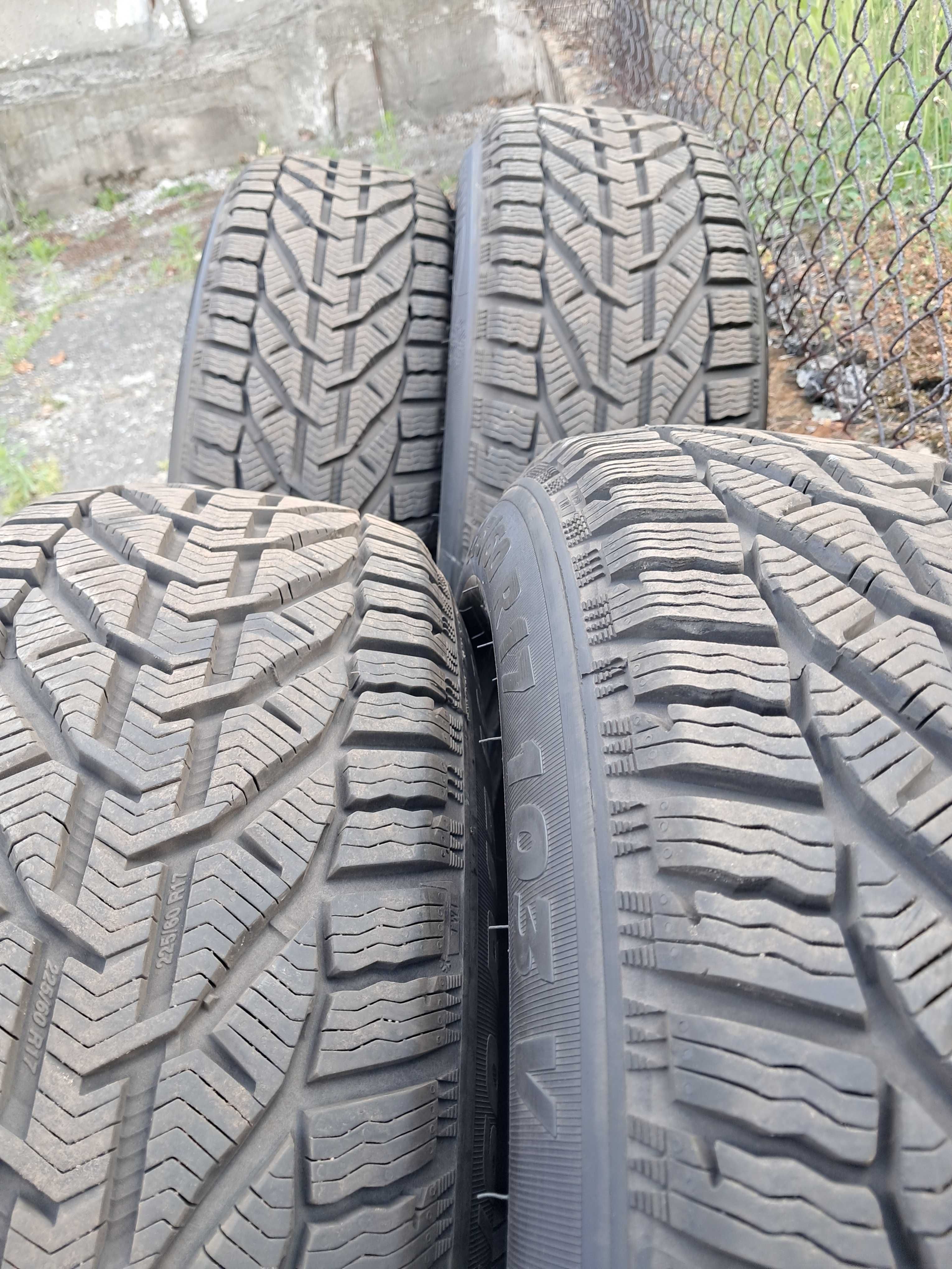 4xopony zimowe 225/60 R17 103V