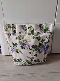 O Bag Standard, organizer w fioletowe kwiaty z falbanką do torebki