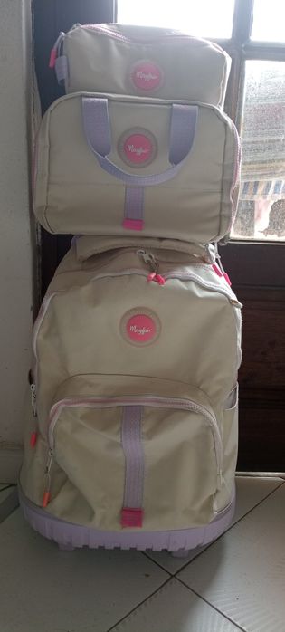 Mochila, lancheira e estojo