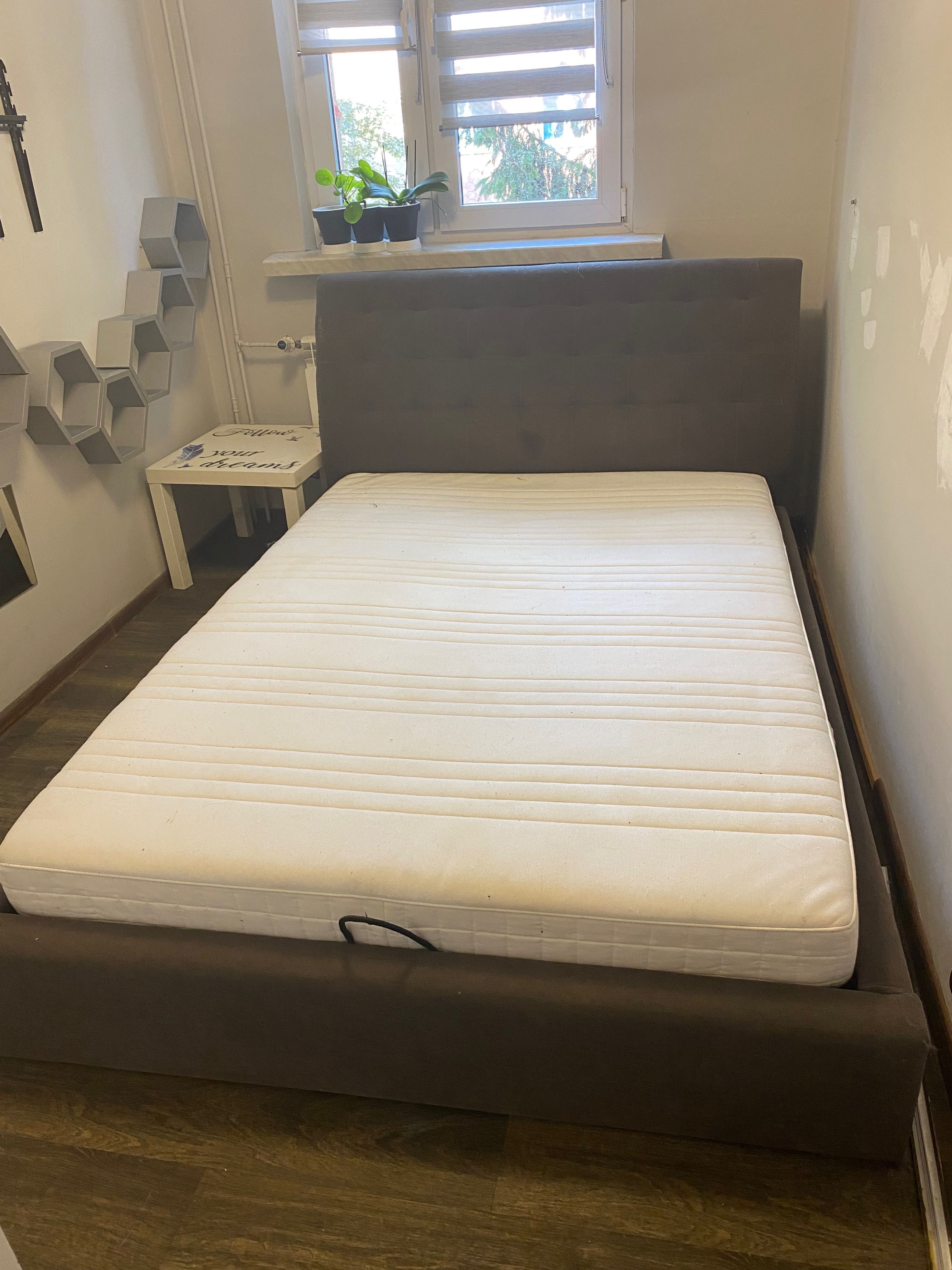 Łóżko tapicerowane 140 materac