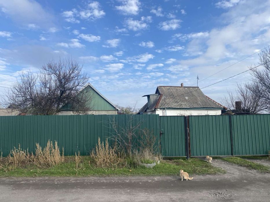Продам дом  с.Дмитровка,Днепропетровская обл.с большим участком