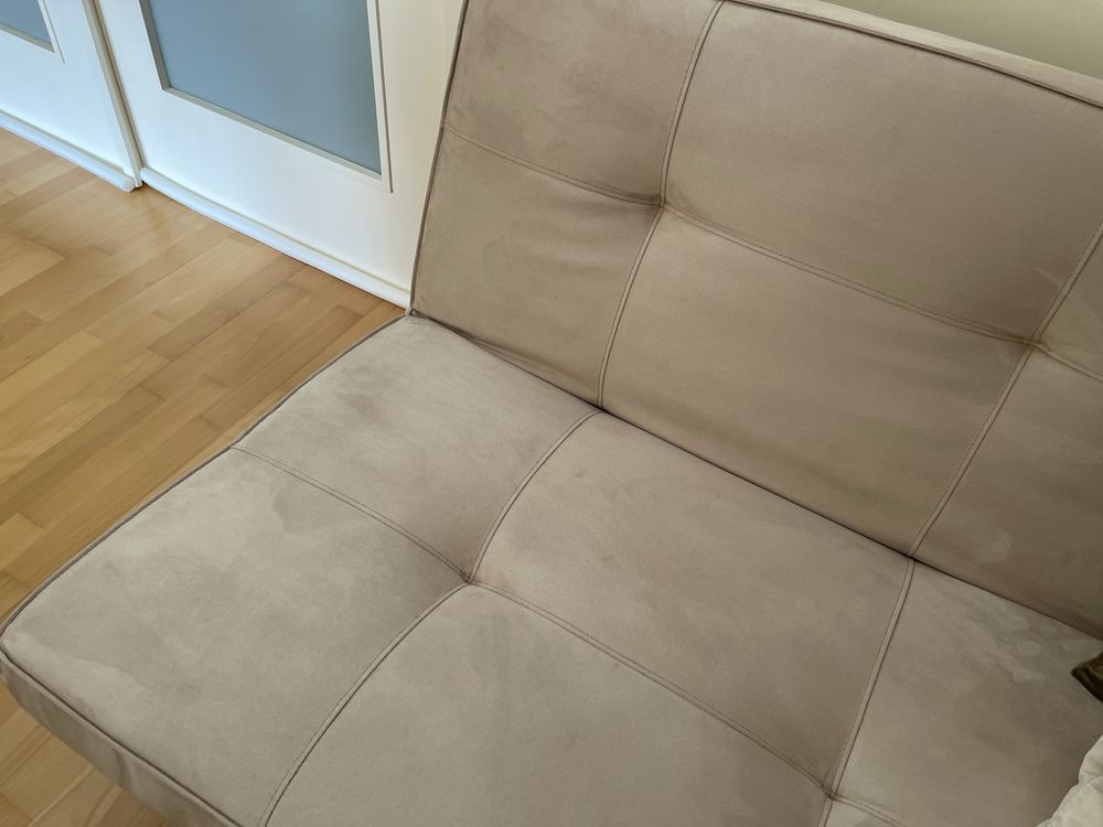 Sofá-cama bege da AREA
