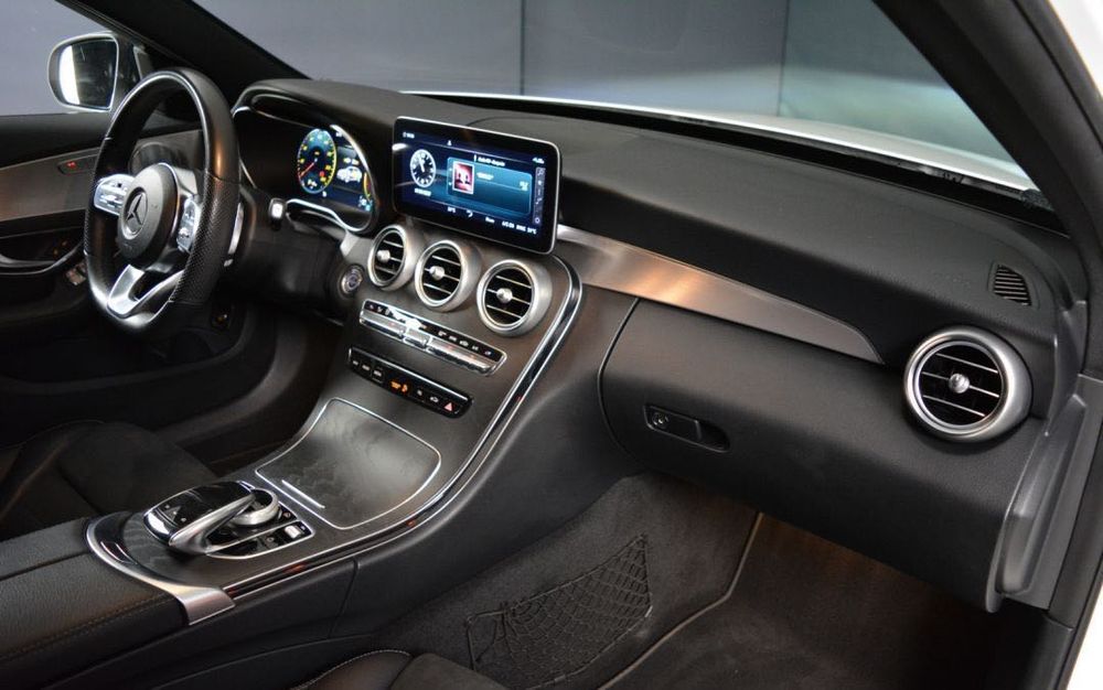 CESJA MERCEDES Klasa C 220 d 4MATIC 9G-TRONIC AMG CarPlay Panoramama