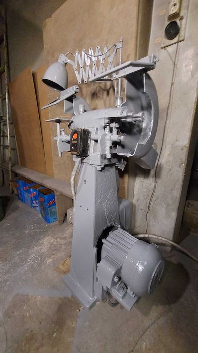 Заточной, наждак, точильный. литой, двухсторонний. СССР.