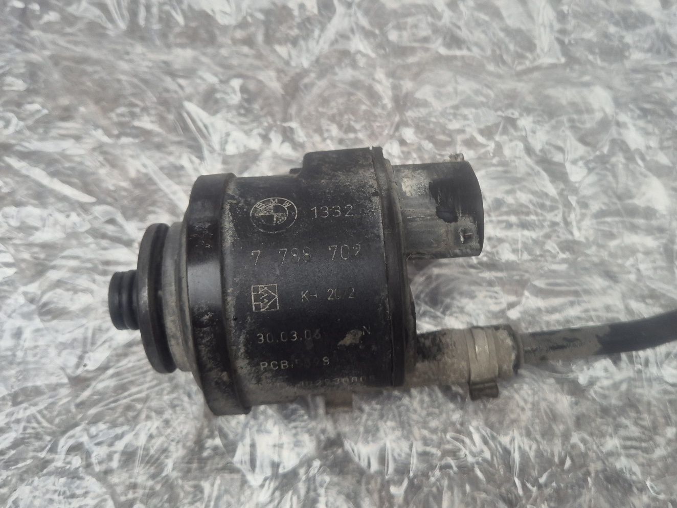 Podgrzewacz paliwa 4pin Bmw E60 E61 E90 E87 X3 E83 2.0d M47 2.5d 3.0d
