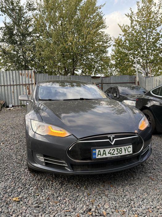 Tesla model s 85 2014
