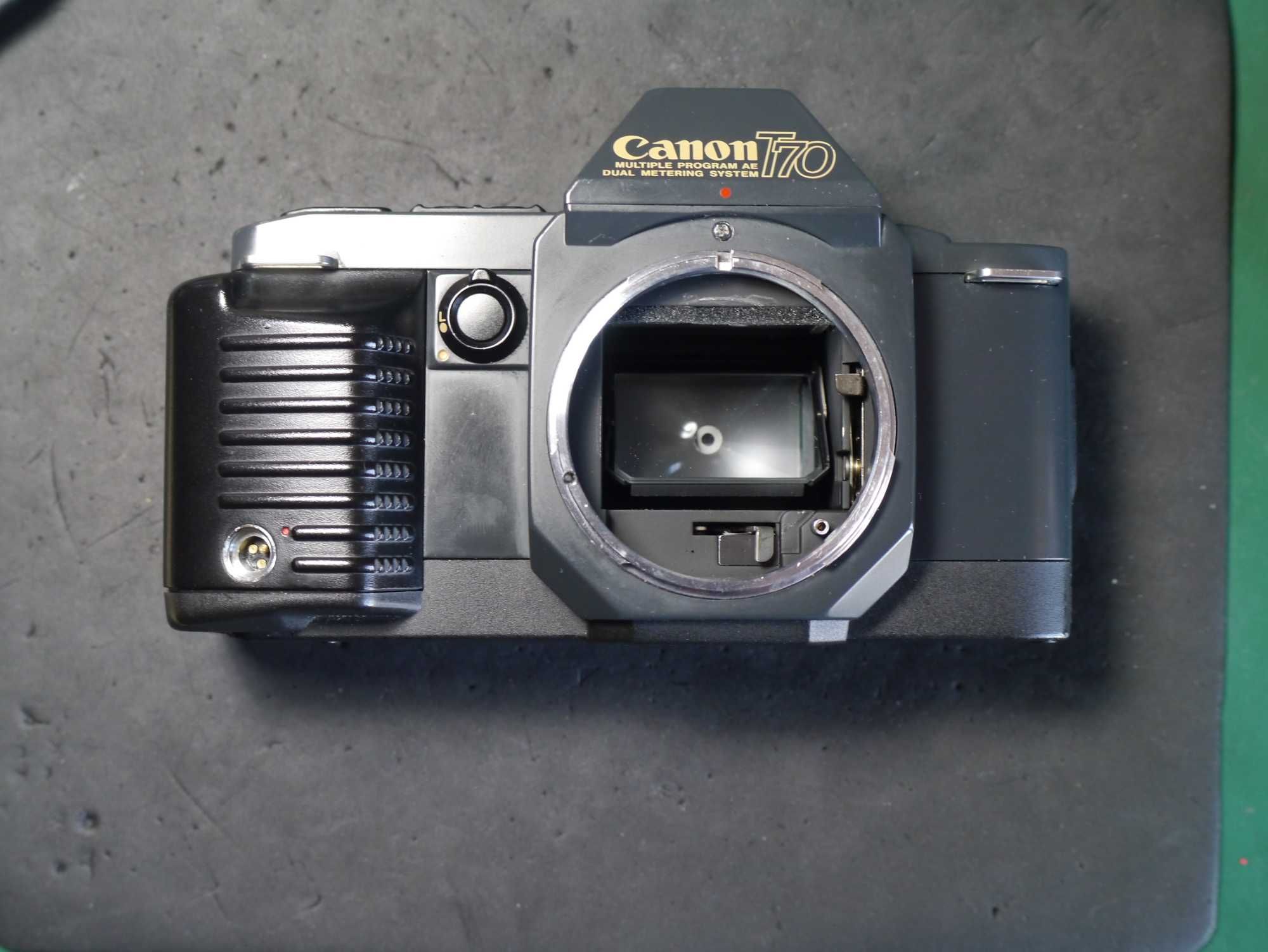 Canon T70 sem objectiva