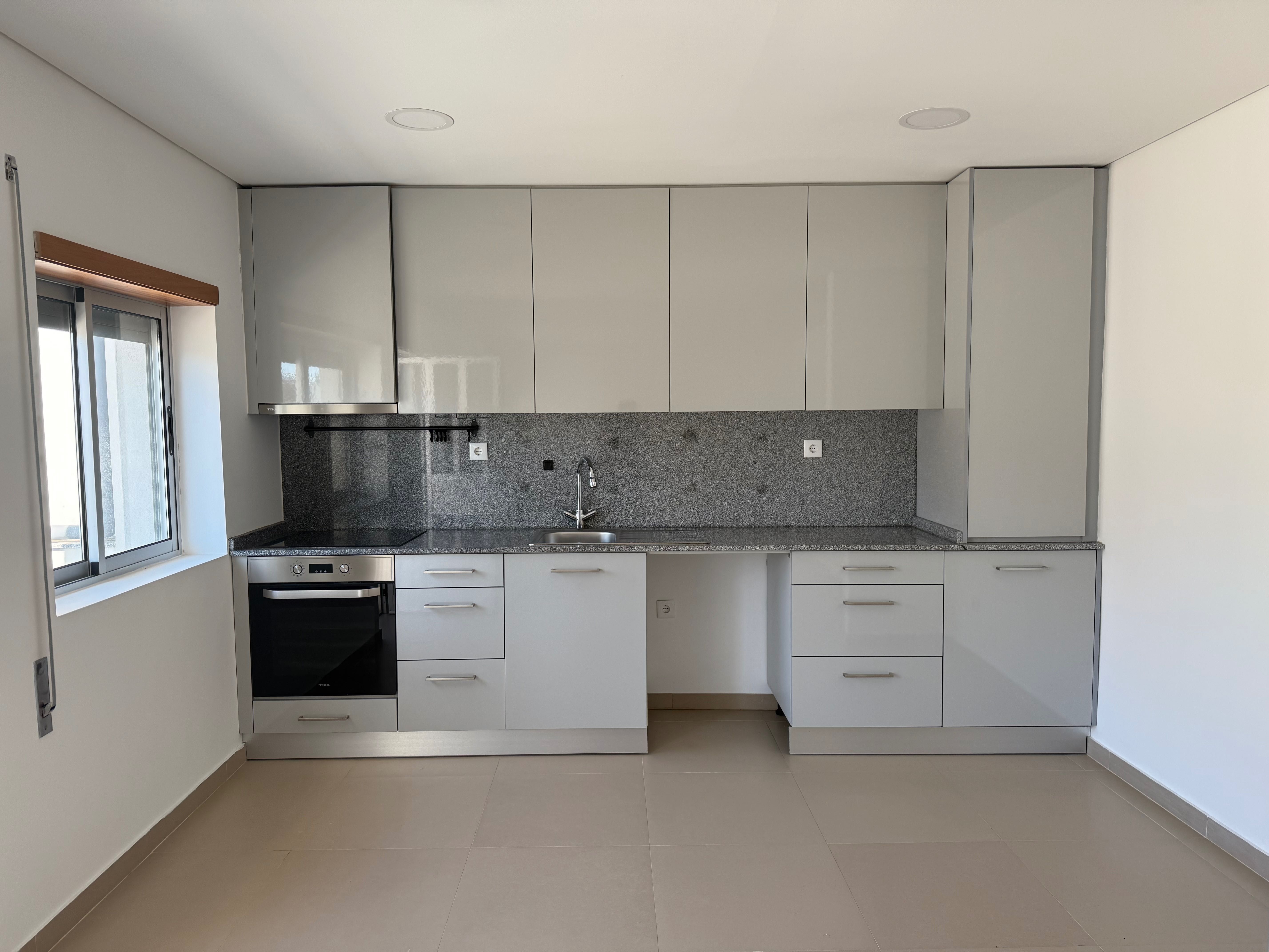 Alugo Apartamento T2 Folgosa-Maia
