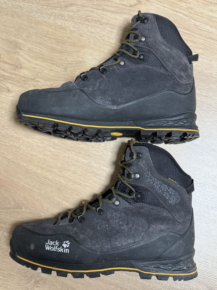 Трекінгові черевики Jack Wolfskin Wilderness Xt Texapore Mid M