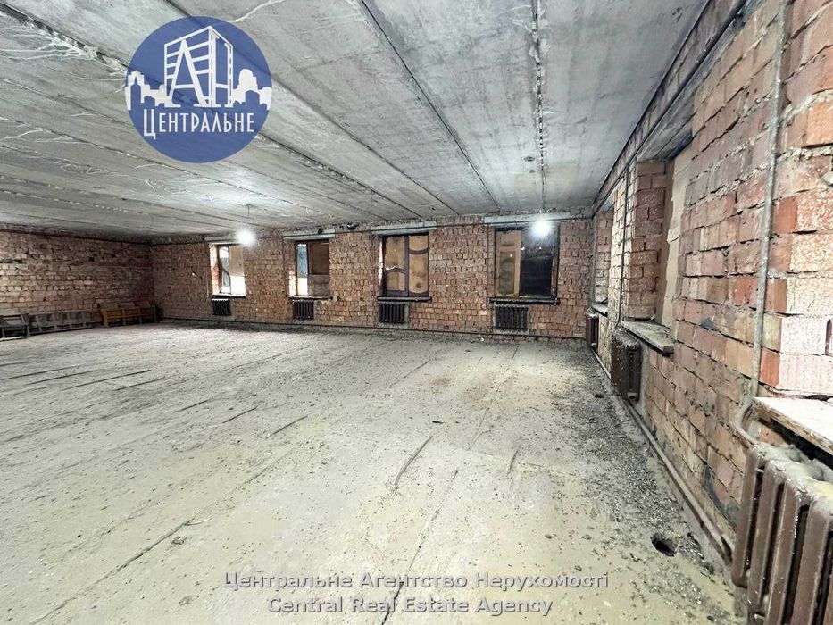 Оренда фасадного комплексу приміщень