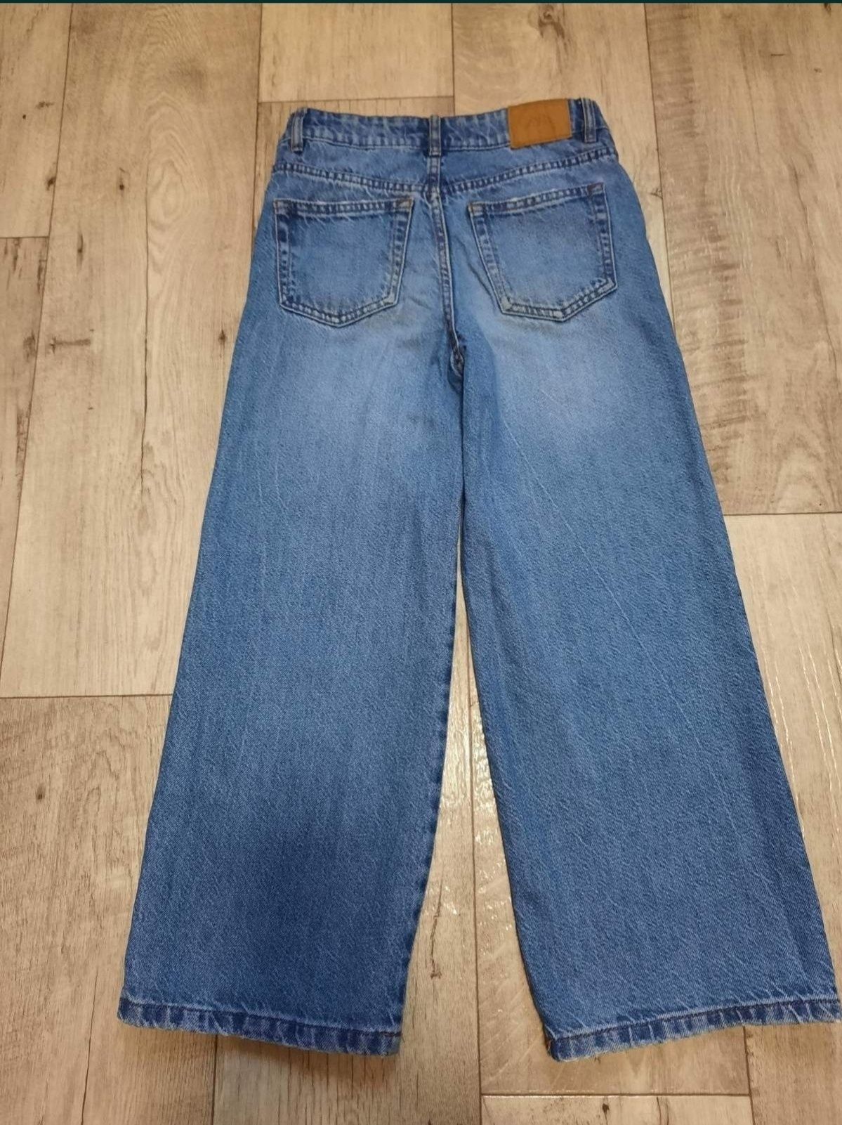 Продам джинсы для девочек фирмы ZARA