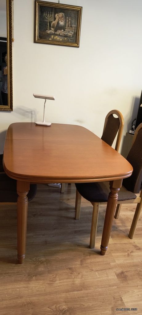 Stół dostół do salonu kolor antyczna czerwień