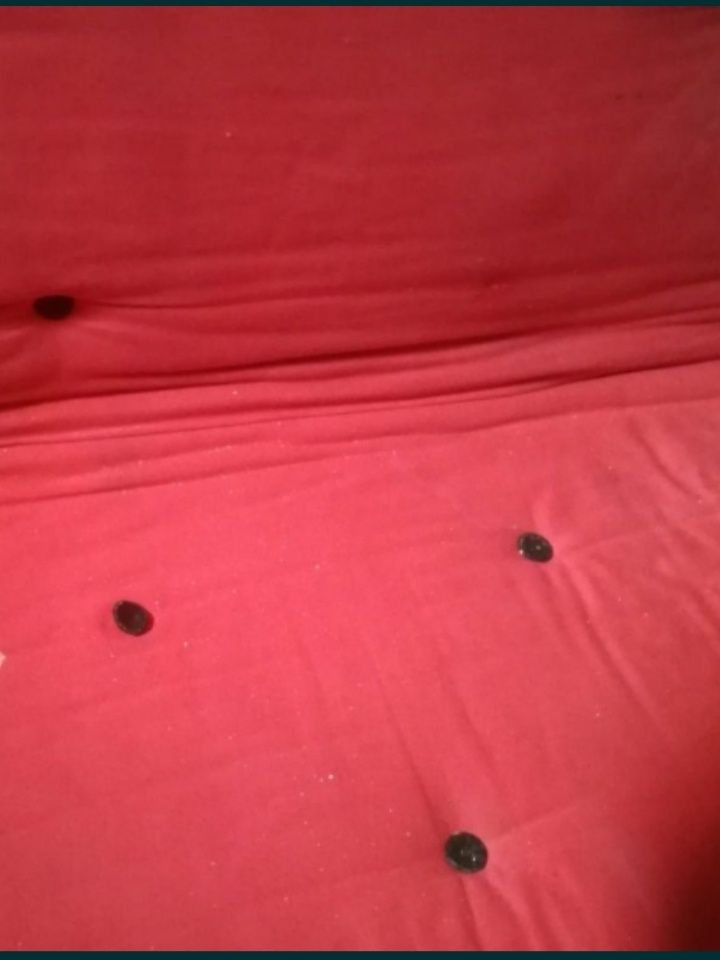 O Sofa cama com 2,00 larg.x 0,90 profundidade ,
