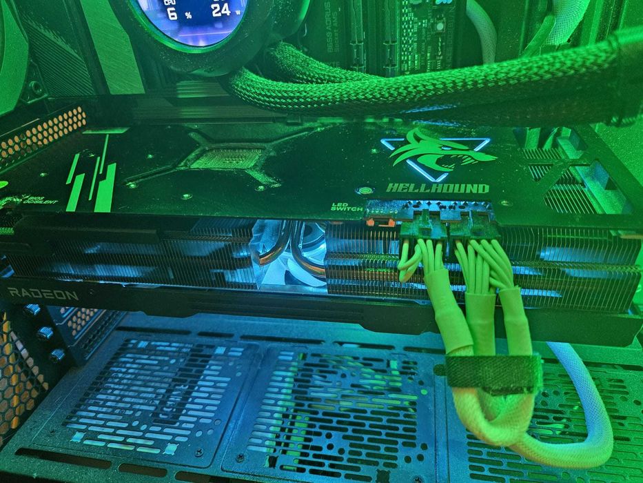 Hellhound AMD Radeon™ RX 7900 XT 20GB GDDR6
