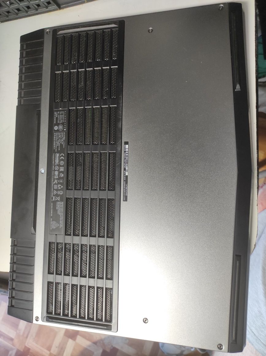 Ігровий ноутбук Alienware 15 R3
