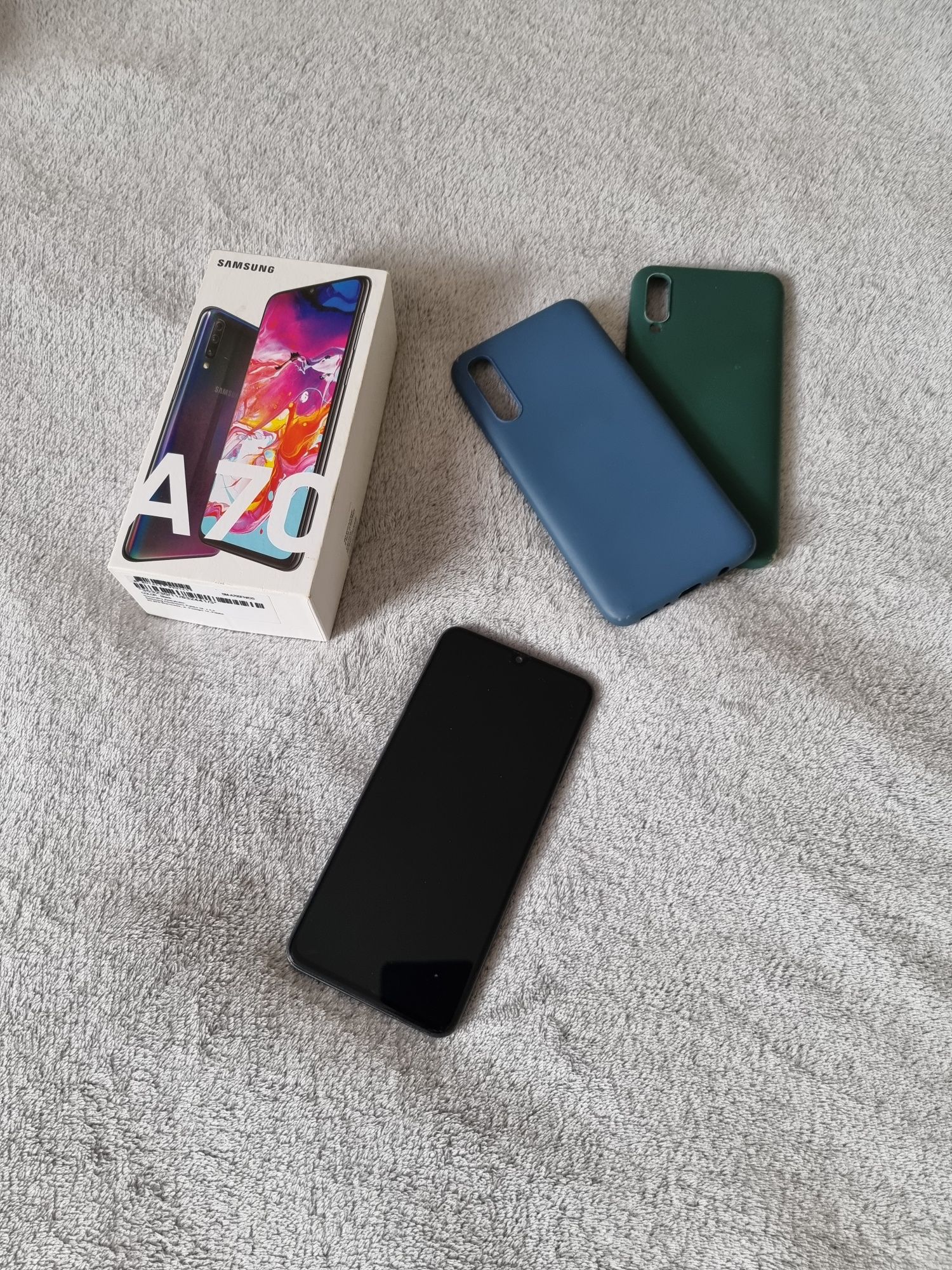 Samsung galaxy A70 + 2 etui