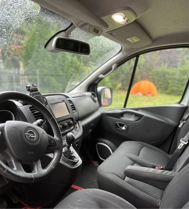 Wynajem busa Wrocław Polska UE z kierowcą Transport  Duży bagażnik