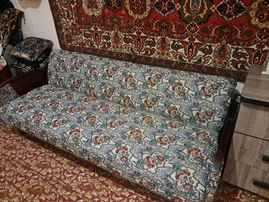 Диван в хорошем состоянии