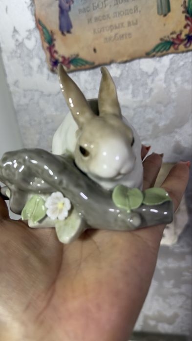 Вінтажна порцелянова статуетка Lladro "Їсть кролика" №4772,