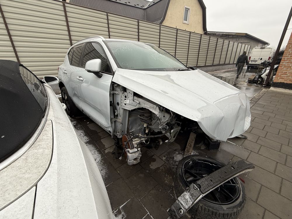 Volvo XC40 2,0 T4 2020 разбор