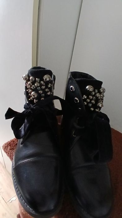 Botki wiązane i na zamek