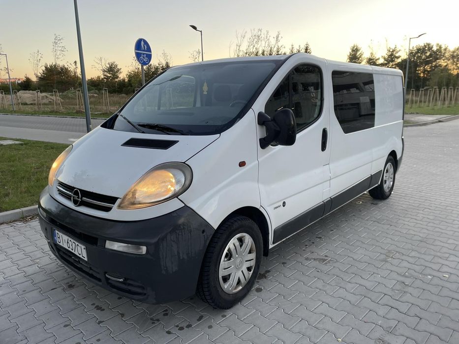 Opel Vivaro long 6 osób 1.9 cdti cena brutto