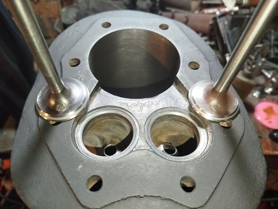 Циліндри к750 відновлені, поршня 78.44.