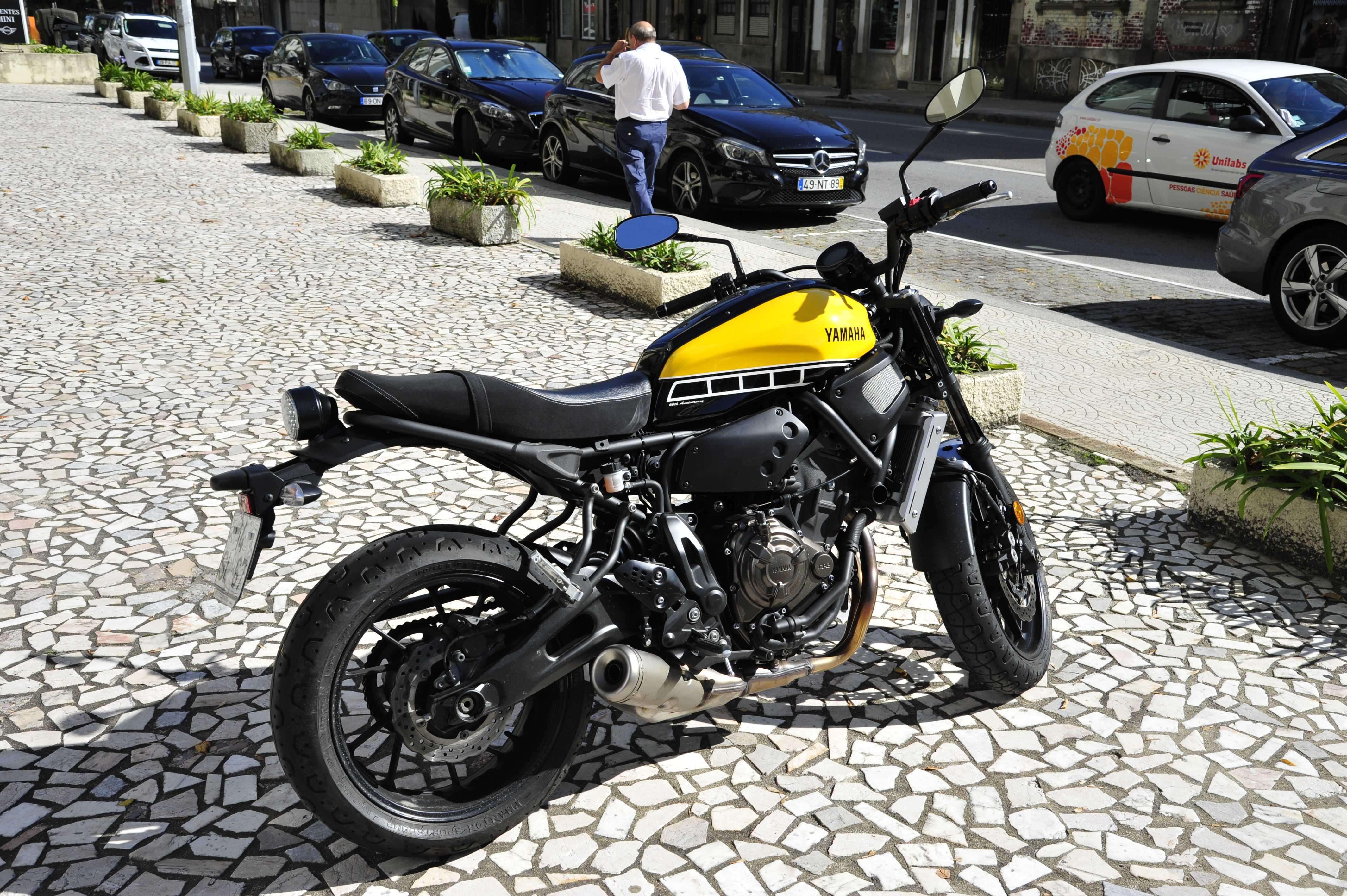 Yamaha XSR 700 edição 60 aniversário com 4700 Km