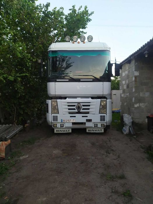 Рено магнум + прицеп