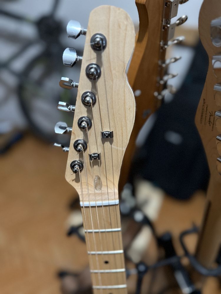 Guitarra Telecaster estilo Acoustasonic