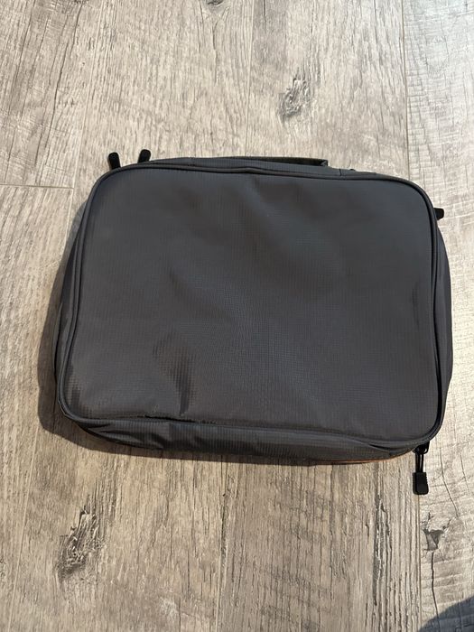 Organizer podróżny na kable i akcesoria elektroniczne