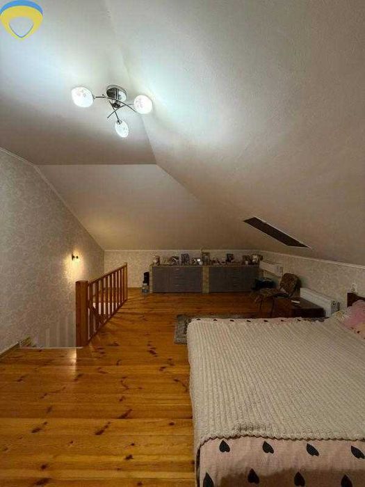 Продам дворівневу квартиру з ремонтом та укомплектовану - Авангард